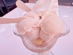 -古老冰山特色冰淇淋店(艾提尕尔店)