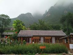 -百里峡七彩艺术小镇