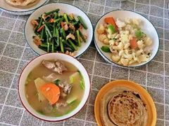 -乐禧母婴全自营月嫂(宝山店)