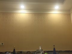 -老码头黑皮肘子锅包肉(赣水路店)