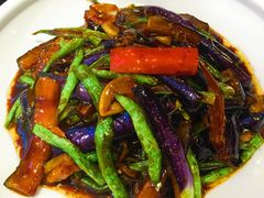 -皇城根·烤鸭·鱼头·家常菜(欧亚大观乐活城店)