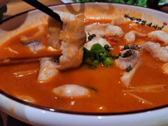 思茅酸汤鱼片-老滇山寨•云南特色菜•地方菜•民族风情歌舞表演(金碧店)