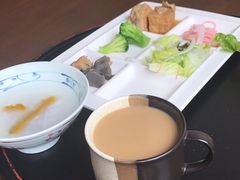 -Rizzan Sea Park Hotel Tancha Bay室内游泳池