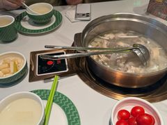 -润园四季椰子鸡火锅(卓越INTOWN店)