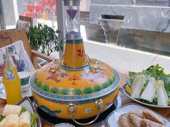 -毛辣果·贵州红酸汤牛肉火锅(西单店)