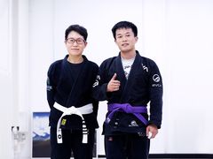 -菠萝格斗巴西柔术训练馆