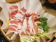 -枝魯枝魯自助料理