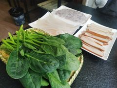 青菜-灶知轩湘西石锅鱼(万佳广场店)