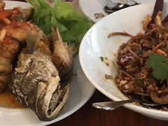 -Thai Pothong Restaurant