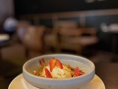 草莓脆粒慕斯-农畉LONFOOD(万象天地店)