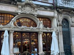 -Majestic Café