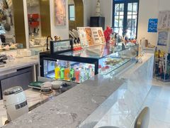 -Fridi Patisserie Cafe