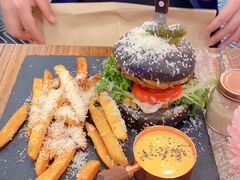 -FLOVIE FLORIST CAFE