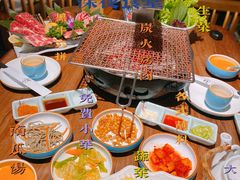 -明洞阿姨·韩式酱蟹烤肉·创意料理(三元桥店)