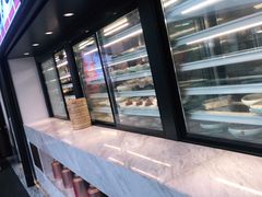 面包甜点陈列柜-小厨娘淮扬菜(六合欢乐港店)