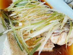 -雪湖煜辰鱼头老店(雪野湖店)