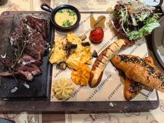 -Mark&Mars Restaurant