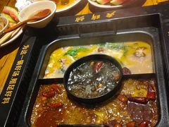 -老牌坊云南鱼豆花火锅(爱建店)