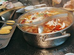 -鹿鸣山草本茶香火锅(园西路店)