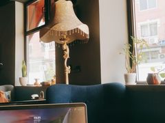 靠窗位-欧典咖啡屋(台东店)