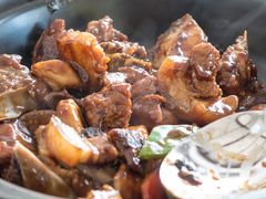 焖黑猪肉-谷丰健康凤贤居酒家