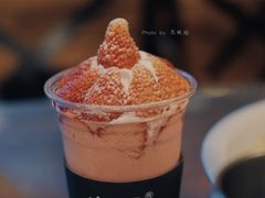 草莓奶昔-MI WU FACTORY米屋美食工厂餐厅(绿地店)