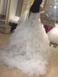 -满庭芳婚纱礼服店