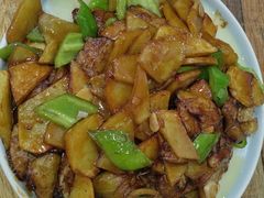 -红岩美食坊(伊春市伊春区)