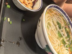 -云阿蛮云南生烫牛肉米线(奉贤路店)