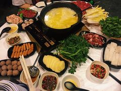 -鲜入围煮花胶鸡海鲜火锅