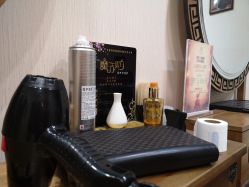 -金丝秀美发沙龙