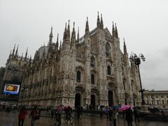 -文艺复兴百货(米兰大教堂广场店)