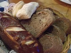 餐前面包-皇冠自酿啤酒坊(中国红街5号楼店)