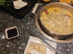 -一席地·本地鸡窝·杭帮鸡火锅(萧山银隆百货店)