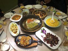 -阿瓦山寨·湘菜现炒·剁椒鱼头王(咸阳总店)