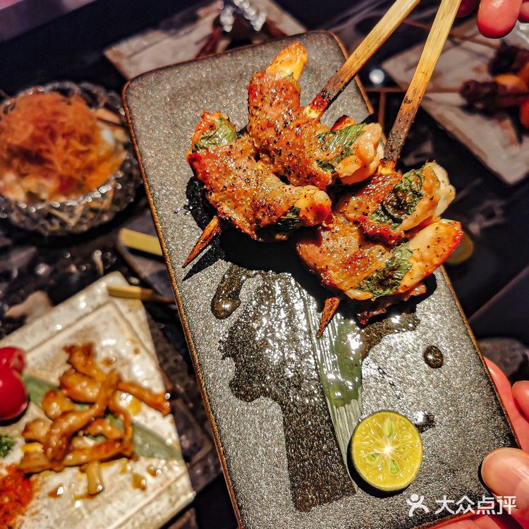 在南京西路❗️这家烧鸟深夜食堂氛围感超棒❗️