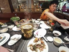 -半岛翡丽海鲜自助餐厅(观风亭店)