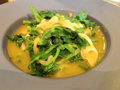 豌豆黄浸豌豆尖-半山腰·云南菜(侨福芳草地店)