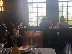 靠窗位-YUE·6·西式融合餐厅(外滩六号店)