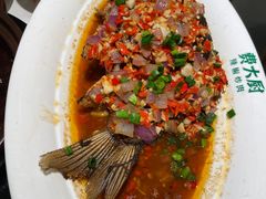 香酥大鲫鱼-费大厨辣椒炒肉(通州万达店)