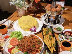 -月亮眼花园餐厅书吧酒吧