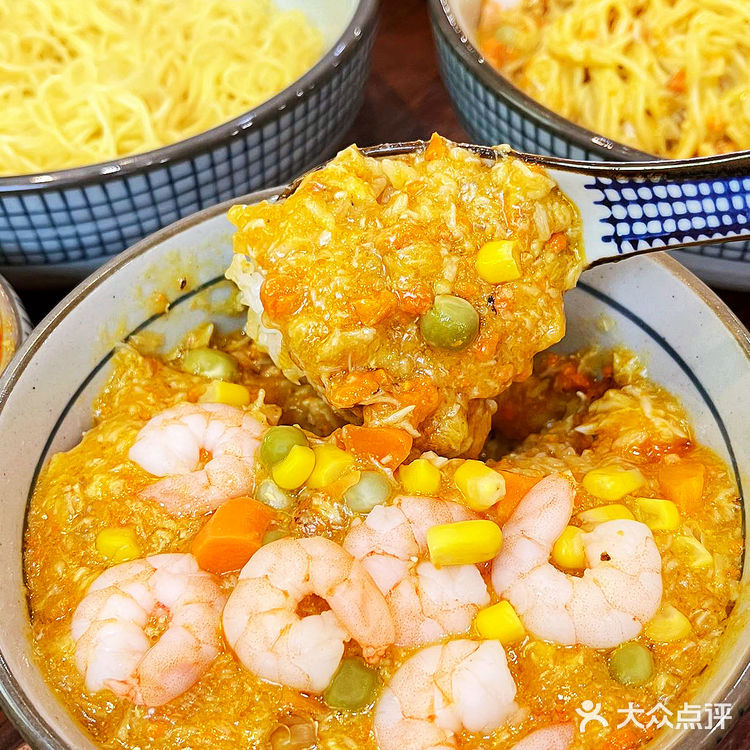 用足足12只蟹做成的蟹黄面是什么体验❗️