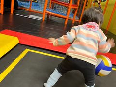 -爱蹦iBOON蹦床运动馆(江汉店)