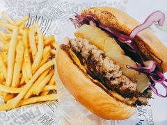 -TRIPS BURGER(大钟寺店)