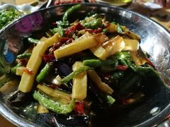 -天天向上素食餐厅(五台山店)