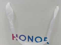 -荣耀授权专卖店(黄浦浙江中路店)