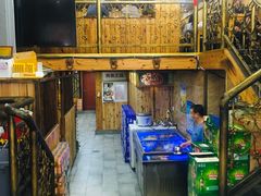 -老东镇啤酒屋海鲜加工·蒸汽海鲜·海鲜烧烤(台东店)