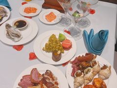 -广州万富希尔顿酒店·感趣自助餐厅·金秋蟹宴生蚝海鲜刺身
