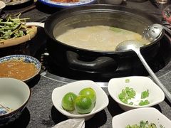 -大匠工房古船木艺术餐厅·猪肚鸡专门店(长白仙岛店)