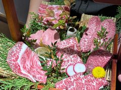 -山川小町·极番烧肉(新地假日广场店)